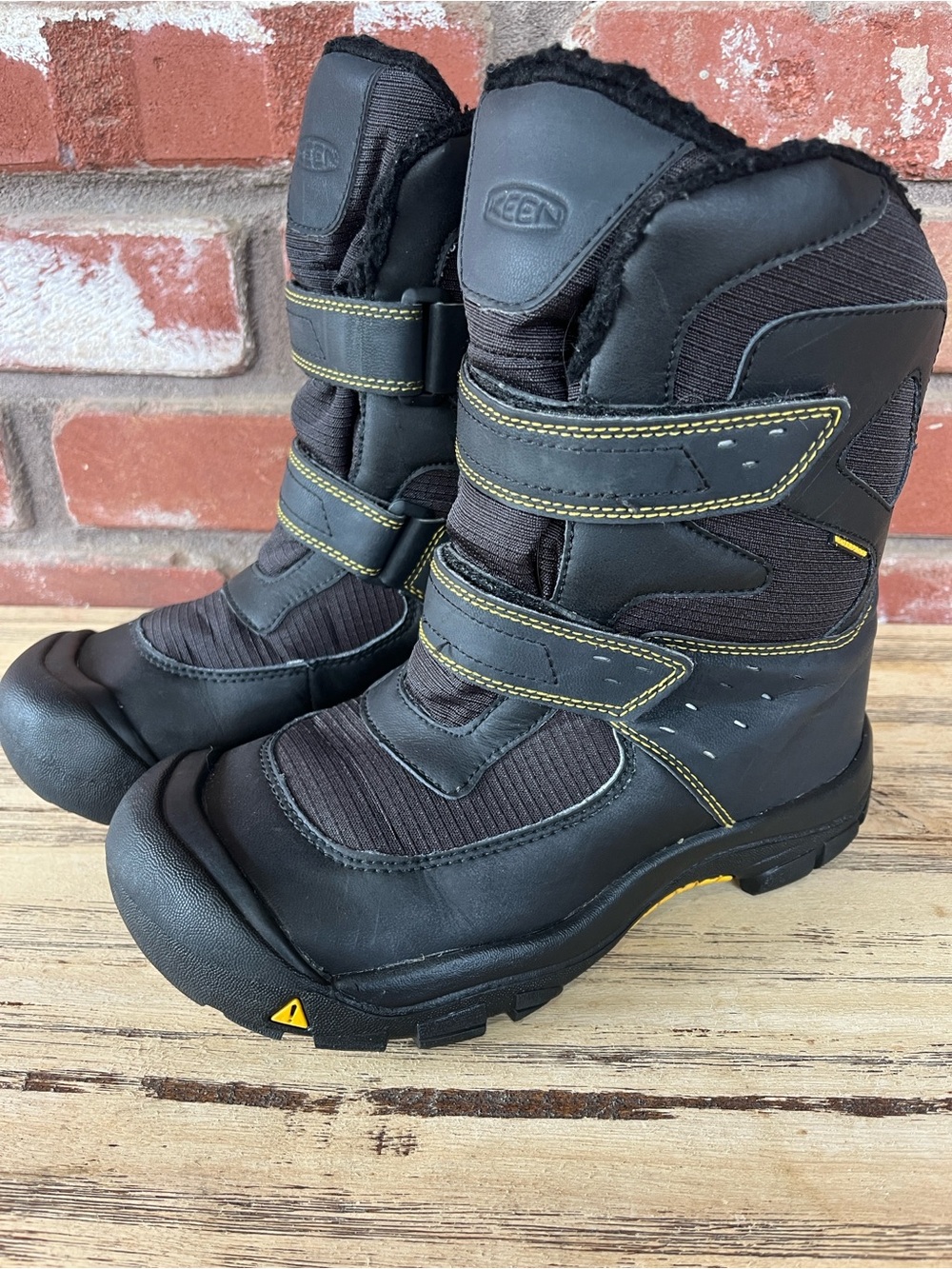 Keen Kids Black Keen Warm 200 gram insulation waterproof